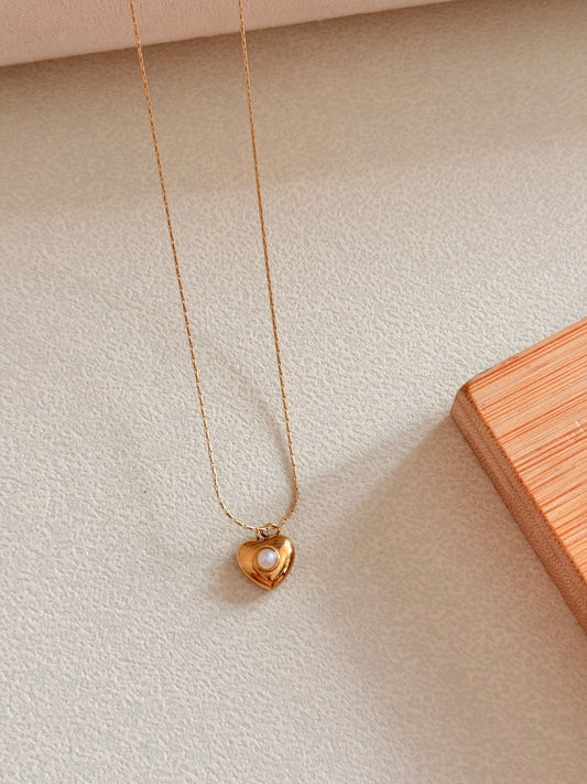 Pearl of love necklace