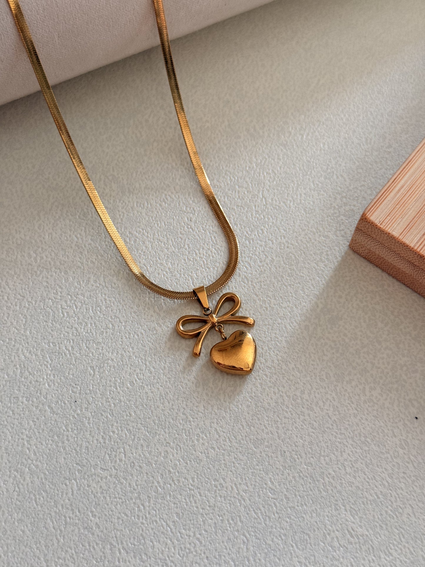 Bow Heart with Snake chain