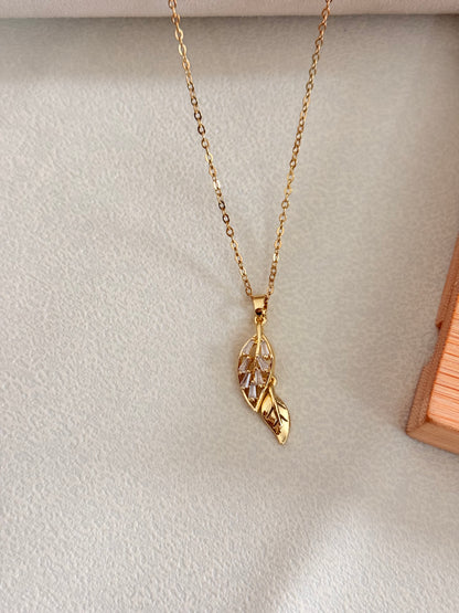 Leafy Leaf Necklace