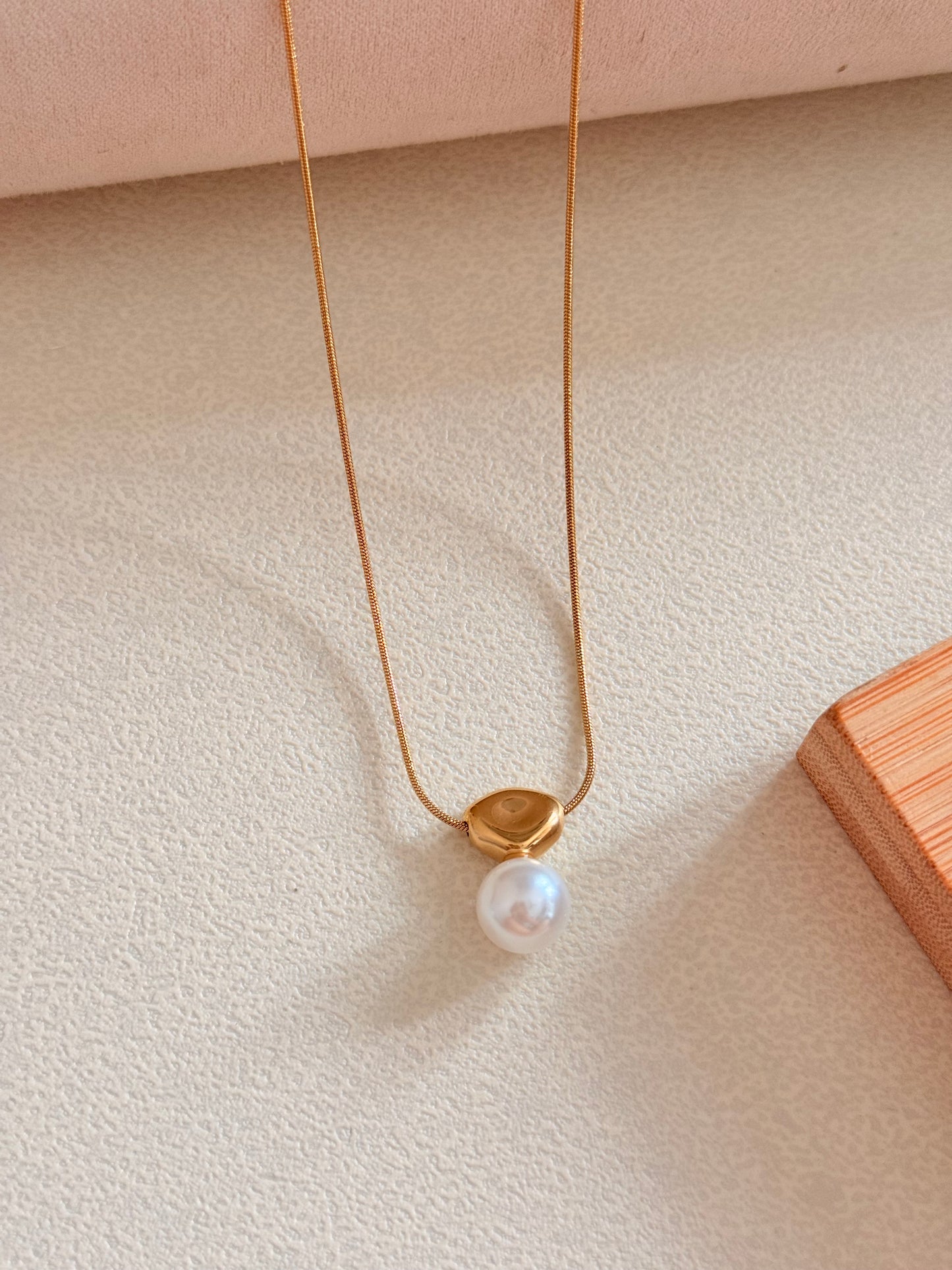 Timeless pearl Necklace