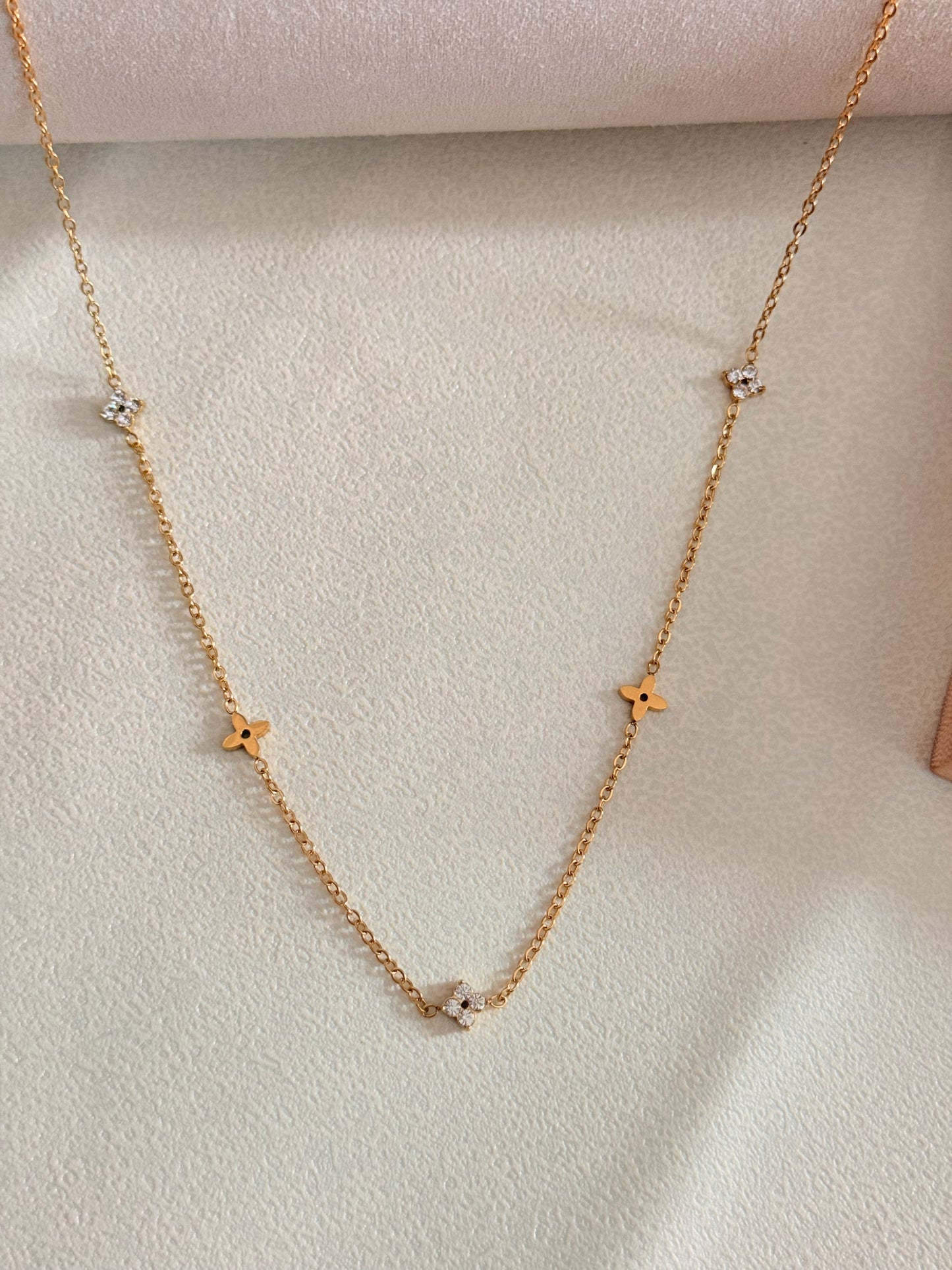 Diamond  flower Necklace
