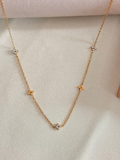 Diamond  flower Necklace