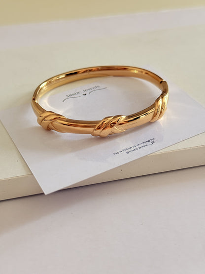 Twist Elegance Bangle Bracelet