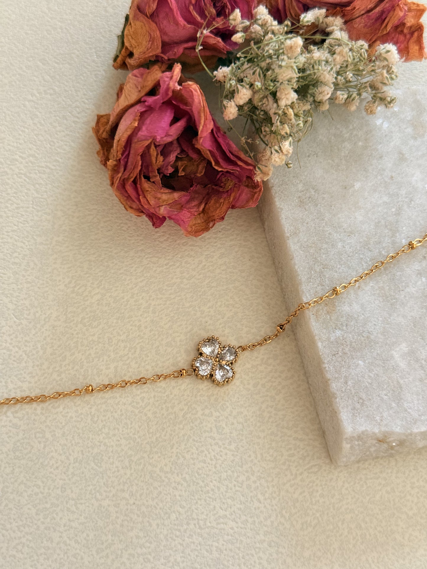 Dainty Floral bracelet