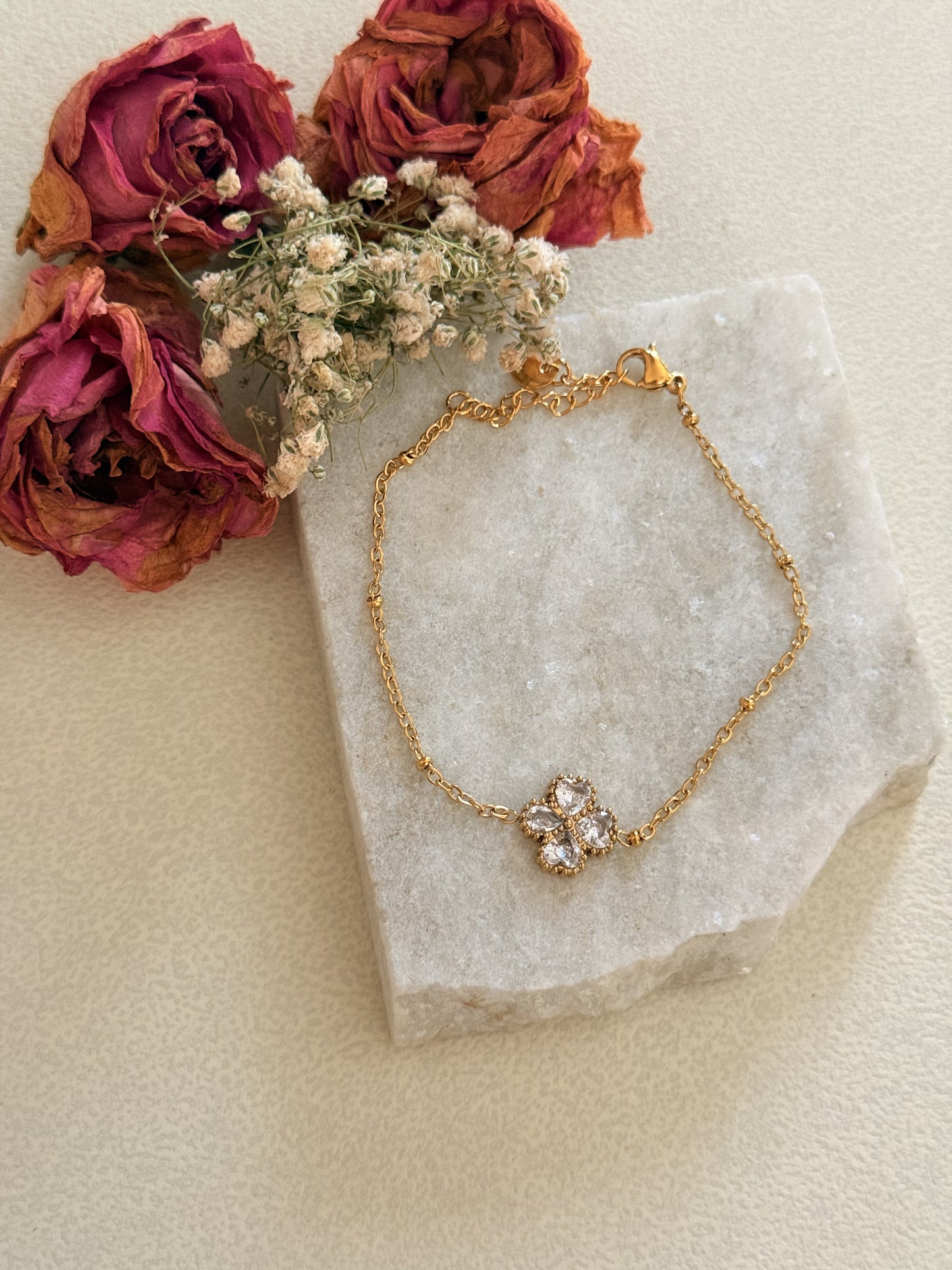 Dainty Floral bracelet