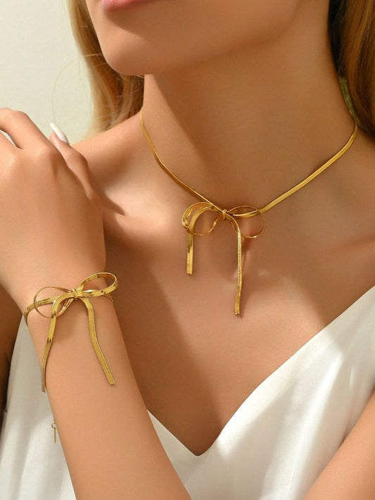 Bow Necklace